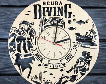 Scuba Diving Wood Clock – Personalized Underwater Art & 5th Anniversary Gift
