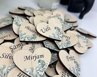 Broche de coração com nome dos convidados do casamento, crachá personalizado, pins personalizados em grande quantidade, boutonnière de madeira