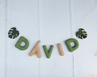 Personalized safari felt name banner with monstera leaf, nursery name sign garland with palm leaf, baby shower gift, Christening gift