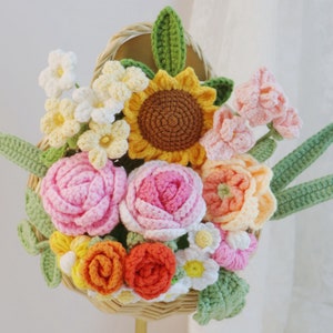 かぎ針編みの花、手編みの籐製ボヘミアンハンギングバスケット、手作りの花、パーソナライズされたギフト、家の装飾、壁の装飾、花のバスケット