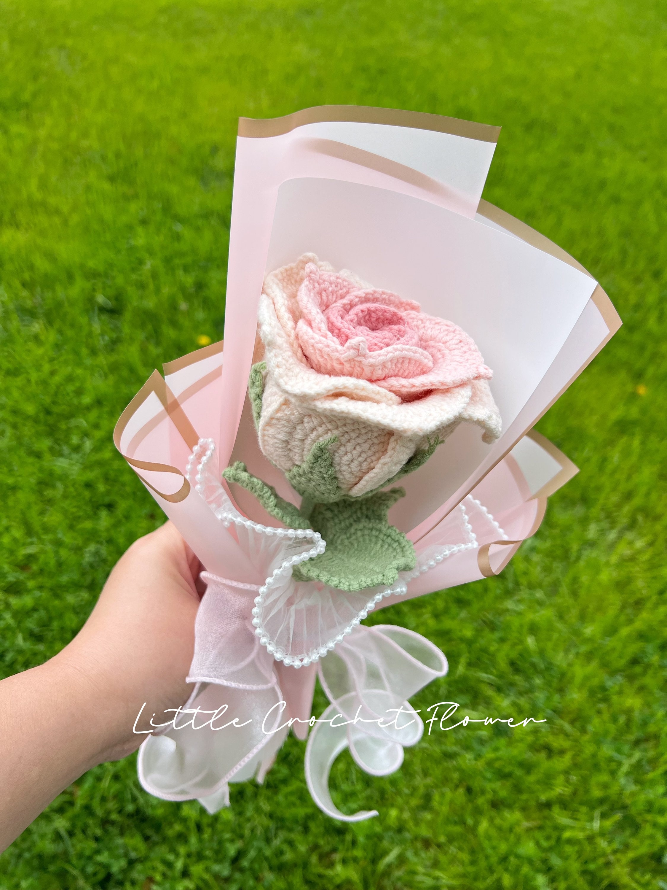 かぎ針編みのバラの花束、一輪のバラ、手作り、ガールフレンドへの