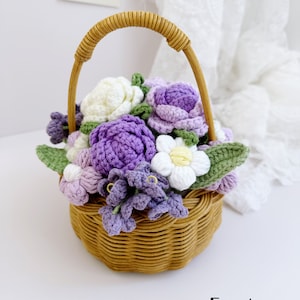 Gehaakte bloemen in mand, handgemaakte aardbei, gepersonaliseerd cadeau, woondecoratie, bureaudecoratie, bloemenmand, gebreide bloemen