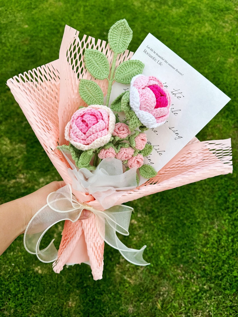 Crochet Rose Bouquet, Hand Made, Personalized Gift for Girl Friend, Home Decoration, Knitted