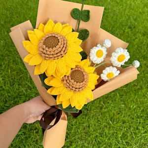 Crochet flower bouquet, hand made, personalized gift for mother, graduation,home decoration,tulip flower, crochet sunflower,finished crochet