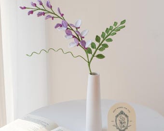 Fleur de glycine au crochet, tige de glycine faite main, fleur au crochet violette suspendue, décoration florale Amigurumi, décoration de printemps, style ikebana