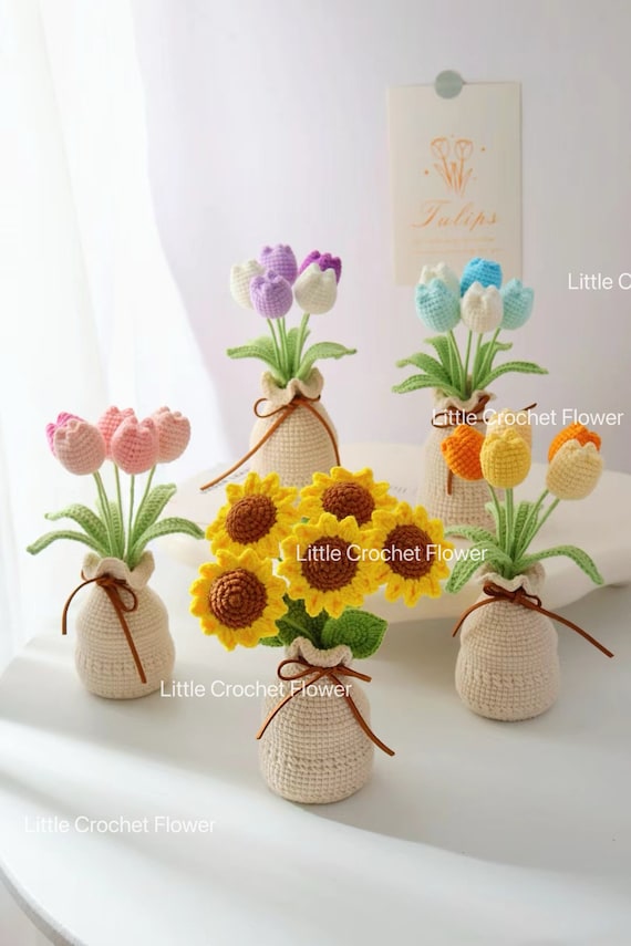 Crochet flower in pot, hand made, personalized gift for teacher, home decoration, pink tulip,  desk decoration, tulip in pot, tulip bouquet