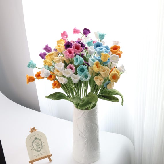 Gehäkelter Maiglöckchen Blumenstrauß, gestrickte Blume, eine Blume, handgemacht, personalisiertes Geschenk für Freundin, Hauptdekoration, gehäkelte Blume