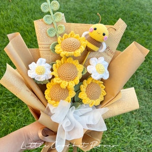 Crochet flower bouquet, hand made, personalized gift for mother, graduation, home decoration,crochet bee,crochet sunflower, finished crochet