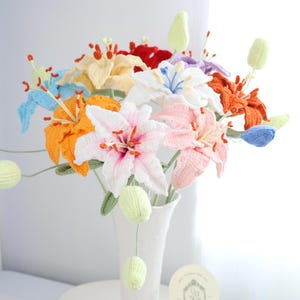 One lily with bud,crochet lily flower bouquet, stargazer lily, hand made, personalized gift for girl friend, Home Decor Bouquet, Easter Lily