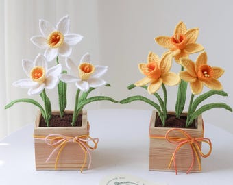 Handmade Crochet Daffodil Potted Plant, Narcissus Flower Gift, Personalized Engraved gift, Home Décor, Birthday, Mother’s Day, Teacher Gift