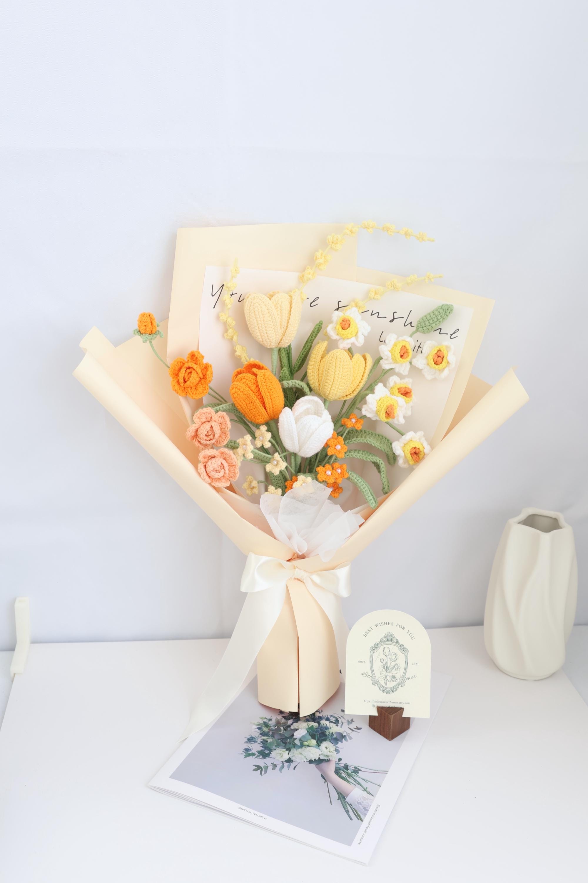 かぎ針編みのチューリップブーケ、手作りの花、お母さんへの