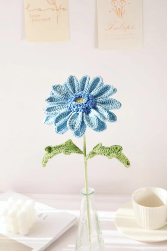 Magicherry Fiori fatti a mano all'uncinetto finiti a maglia non ti scordar di me artificiali, 21 cm, non ti scordar di me, piccoli fiori in vaso per auto, cruscotto, casa, ufficio, tavolo