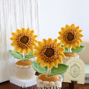 Crochet sunflower in pot, handmade personalized gift for mother, home decoration, desk decoration,  knitted sunflowers, crochet flowers,