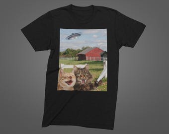 Cat Selfie T-shirt: UFO Funny Cats