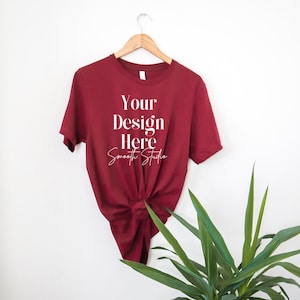 Bella Canvas 3001 Mockup | Maroon Bella und Canvas T-Shirt 3001 Mockup | Bella & Canvas Maroon T-Shirt Mockup | Schlichtes Maroon Shirt Mockup