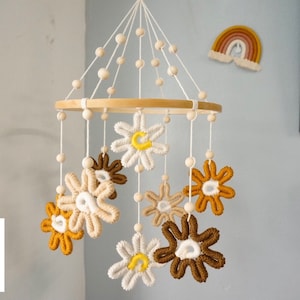 Macrame Daisy Baby Mobile: Boho Nursery Decor