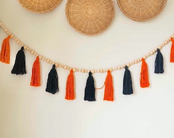 Black And Orange Halloween Garland, Handmade Macrame Halloween Decor, Halloween Tassel Garland for Mantle,Wood Bead Garland,Halloween Banner