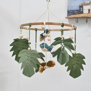 Garden Baby Mobile, Forest Baby Mobile, Green Leaf Mobile, Baby Gift, Leaf Nursery Mobile, Macrame Monstera Leaves, Tropical Nursery Decor