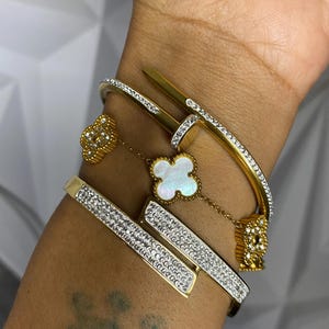 Cartier clover bracelet hot sale