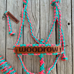 Flätad hästgrimma med mulband: Lädernosrem och nyckelring