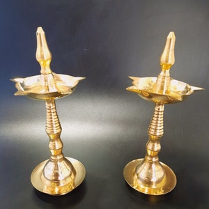 Oil Lamp Brass, Kuthu Vilakku, Pooja Diya, Hindu Pooja Lamp Gift Home Temple Mandir Decor Oil Wick Lamp Small (Set of 2)