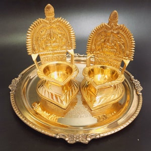 Brass Kamatchi Vilakku Pair, Indian Decor Diya, Aarti Diya, Brass Oil Lamp, Indian Handicraft for Pooja, Home Decor (Set of 2)