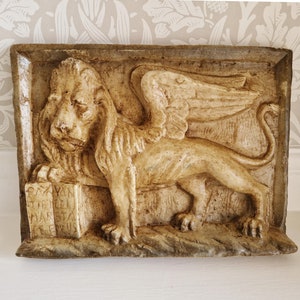 Winged Lion of Venice - Cream