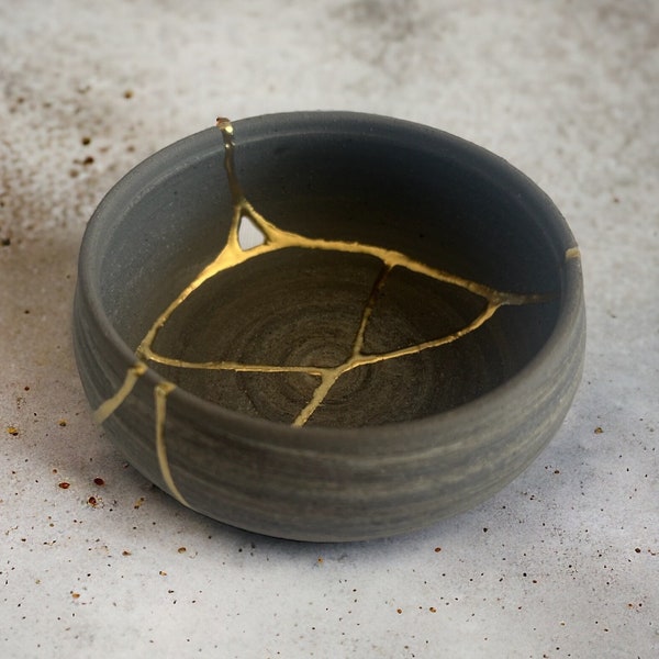 Kintsugi bowl