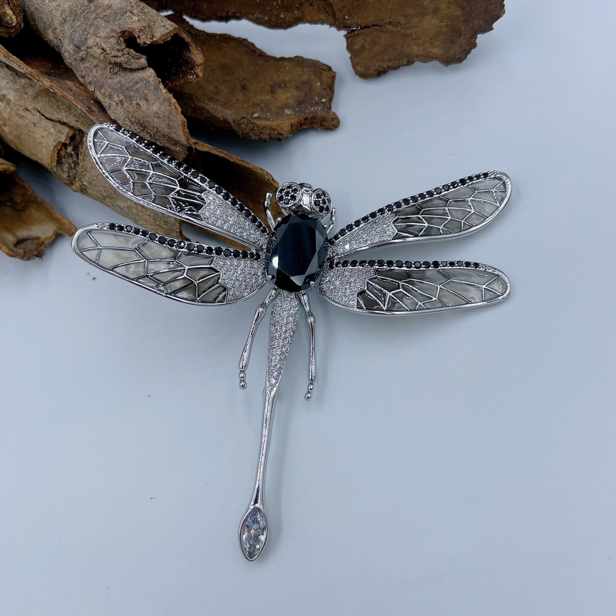 Belt Buckle / Gray Dragonfly / Black Diamond Swarovski Crystals