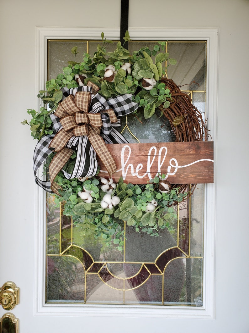 Farmhouse Hello Grapevine Wreath image 0