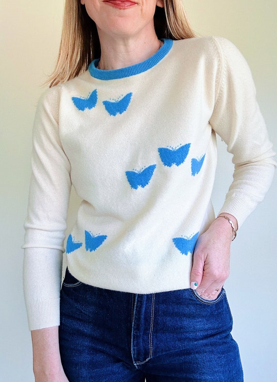 Vintage cashmere pullover sweater | cream and blu… - image 1