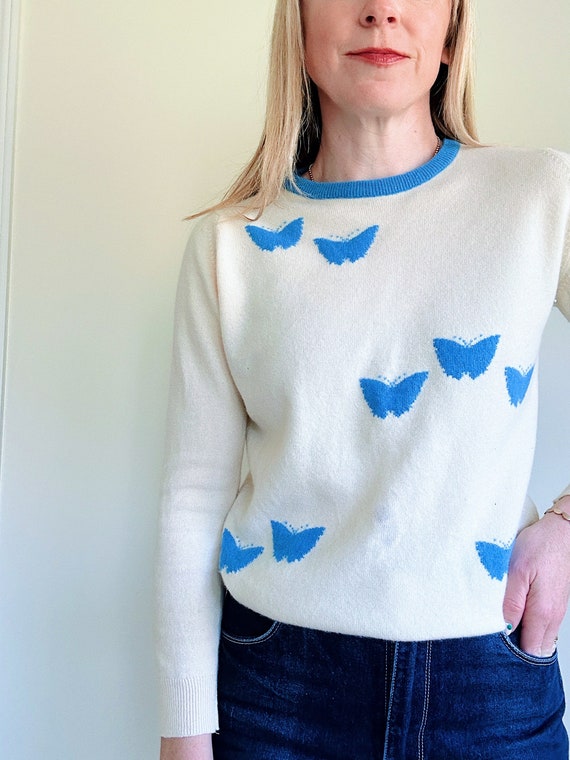 Vintage cashmere pullover sweater | cream and blu… - image 3