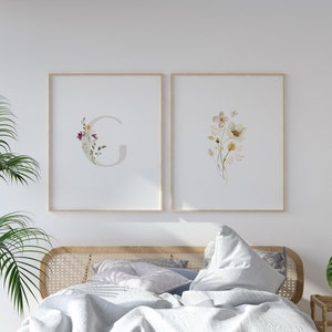 Arte de pared imprimible, estampado de flores, carta floral personalizada, juego de 2 impresiones, regalo de boda personalizado, compromiso - regalo de despedida de soltera, digital