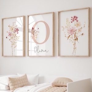 Stampe personalizzate di fiori di campo, arte murale floreale per la cameretta dei bambini, decorazioni per la cameretta dei bambini in stile boho, set di 3 fiori ad acquerello con nome iniziale personalizzato