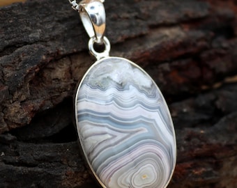 Colgante ovalado de ágata con encaje loco - Joyería bohemia hecha a mano - Plata de ley - Inspirado en la naturaleza
