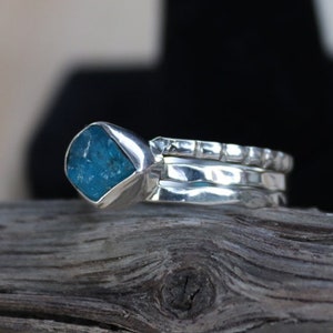 Natural Raw Pink Ruby 925 Sterling Silver Ring, Three Unique Design Band Ring, Hammered Bands Ring, Raw Neon Apatite July Birthstone Ring