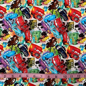 Disney Bilar Bomullstyg Fat Quarter – FQ F8 Tumbler Cuts – Blixten McQueen-tryck bild 3