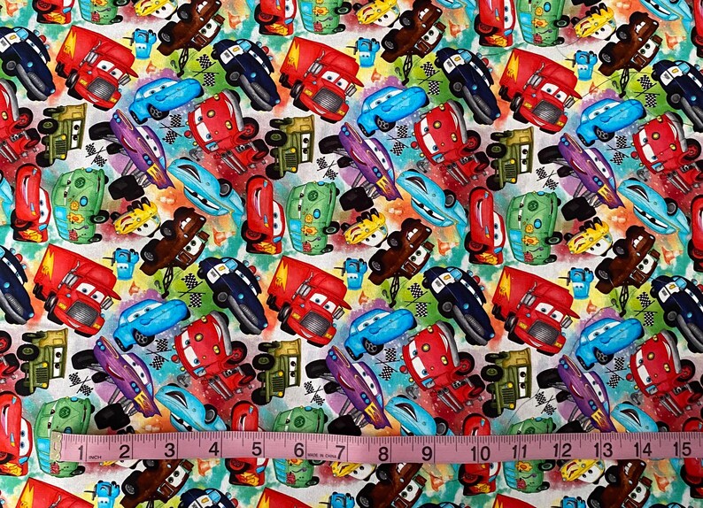Disney Bilar Bomullstyg Fat Quarter – FQ F8 Tumbler Cuts – Blixten McQueen-tryck bild 3