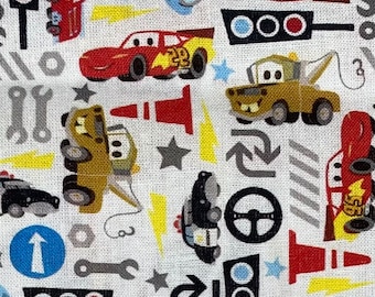 Tessuto Disney Cars 100% cotone Fat Quarter Tumbler Cut Saetta McQueen Mater Sally Cruz Cal