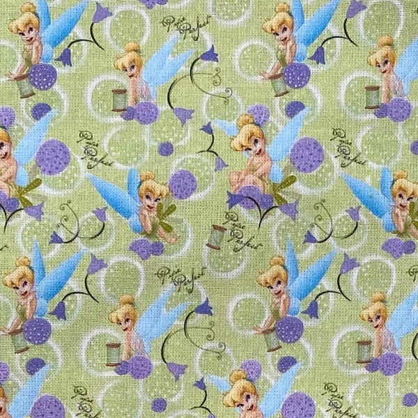 Tissu Disney La fée clochette 100 % coton Tissu par mètre Collage de la fée clochette Disney Peter Pan Neverland