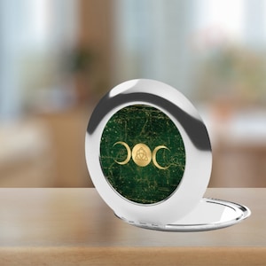 Triple Moon Godin met Triquera Vintage Star Map Compacte Reisspiegel