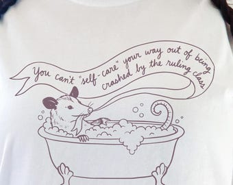 Antikapitalistisches Unterdrückungs-T-Shirt, wunderliches Possum-Bad Komfort färbt T-Shirt