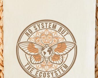 Inget system men ekosystemet T-shirt, Retro Moth Eco Activist Comfort Colors Tee