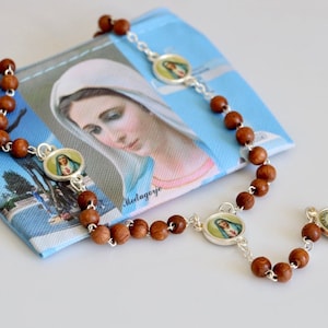 Chapelet des sept chagrins, chapelet des mystères de la douleur, chapelet de dévotion fait main, chapelet en bois Medjugorje avec la Vierge Marie de la douleur