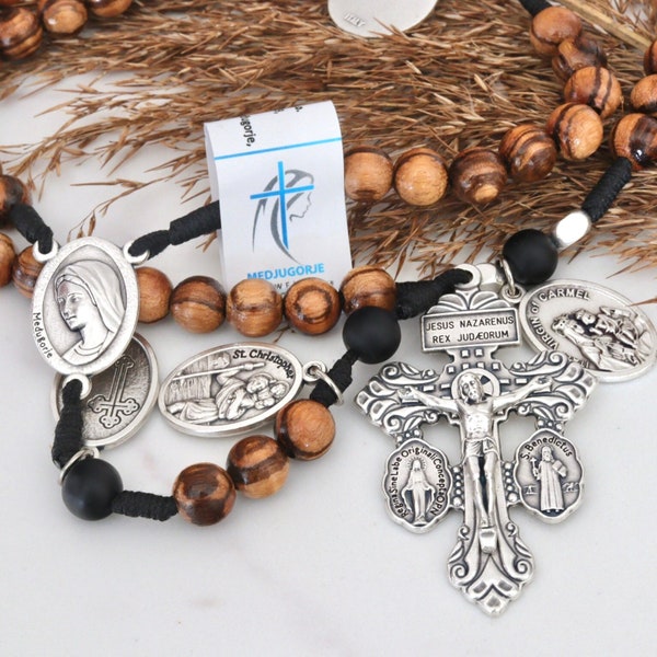 Chapelet en bois, chapelet fait main, crucifix du pardon avec saint Benoît et médaille miraculeuse, chapelet en bois personnalisé, chapelet catholique