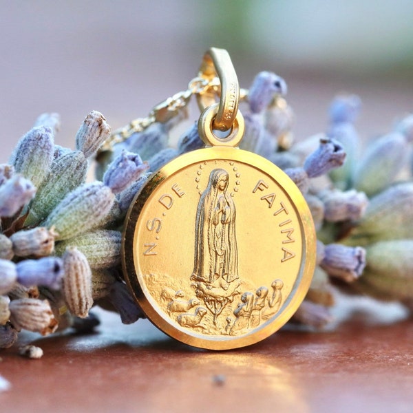 Superbe pendentif en argent sterling Notre-Dame de Fatima | Idéal pour les adolescents catholiques et l'empilage de pendentifs