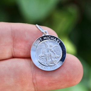 St Michael medal, sterling silver 925, non tarnishing medal, medal of archangel Michael,devotional catholic medal, round 18 mm medal for man