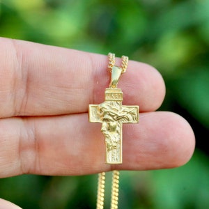 Sterling Silber Kreuz Anhänger mit Jesus Christus Gesicht - 18kt Vergoldet - Halskette optional