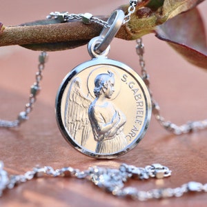 Sterlingzilveren St. Gabriel-medaille: aartsengelhanger, diamantgeslepen rand (13 mm)