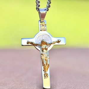 Stunning Sterling Silver 925 Crucifix Necklace - Medium-Sized Cross with 3-Part Design, Perfect Gift for Catholic Father or Son